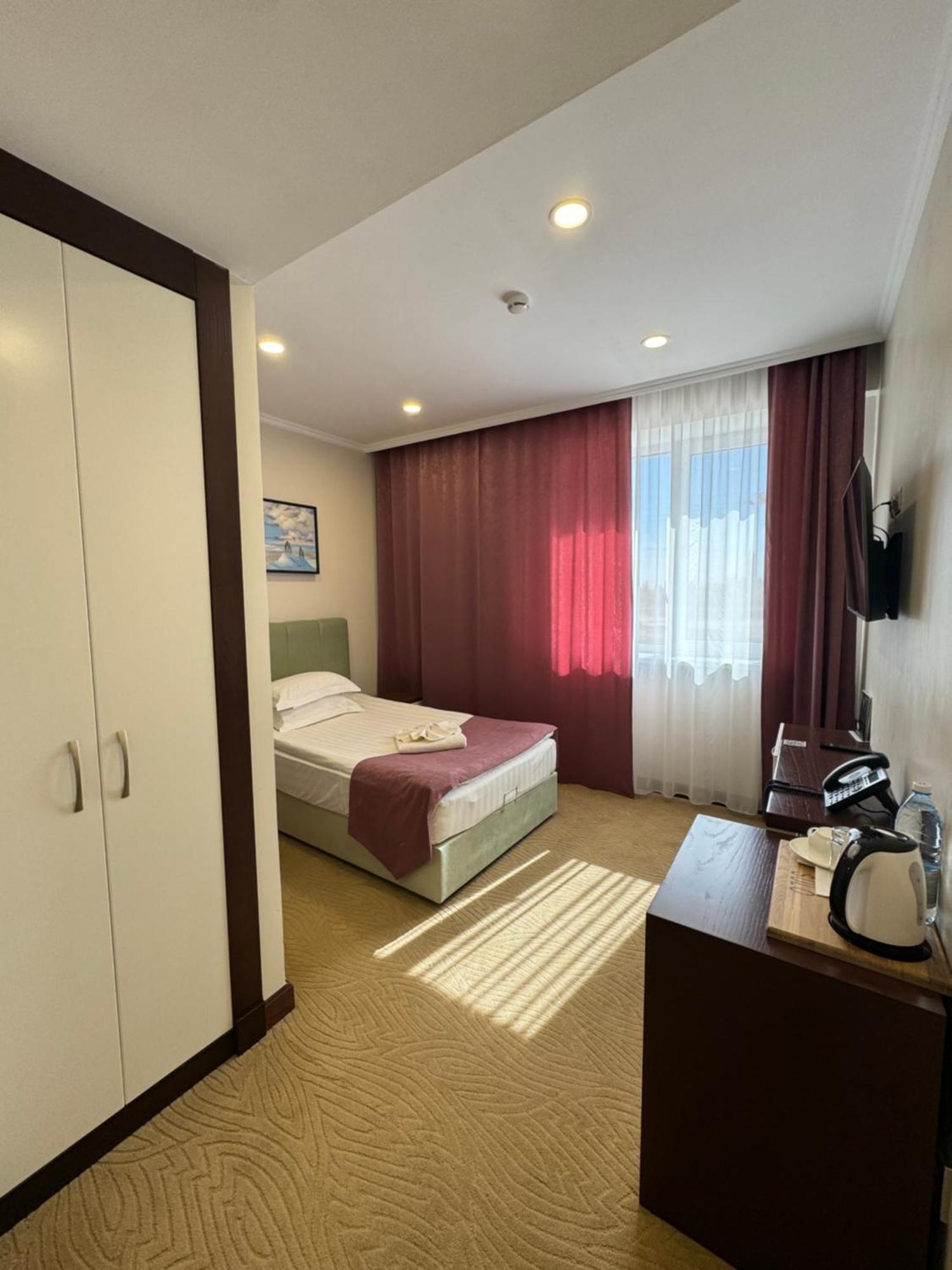 Sulo Atyrau Hotel エクステリア 写真