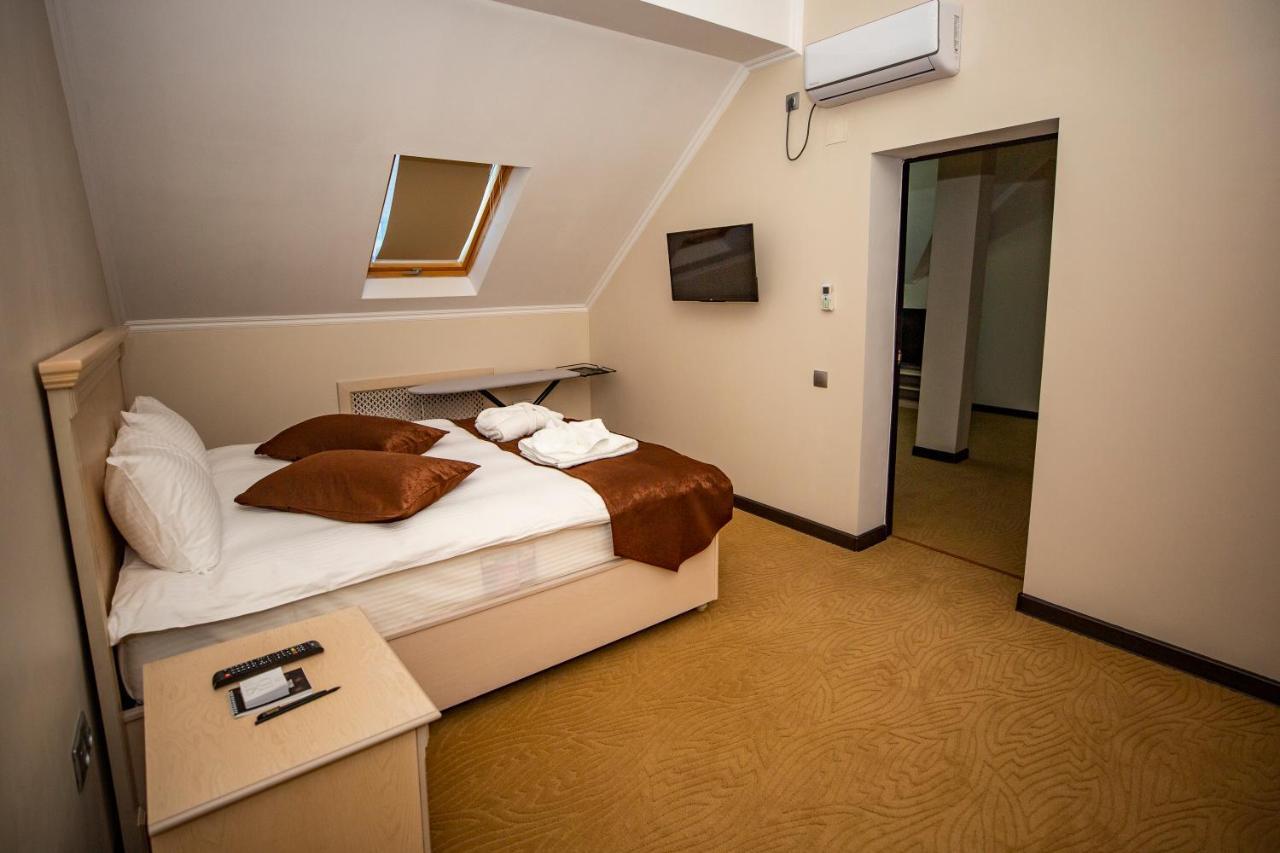 Sulo Atyrau Hotel エクステリア 写真